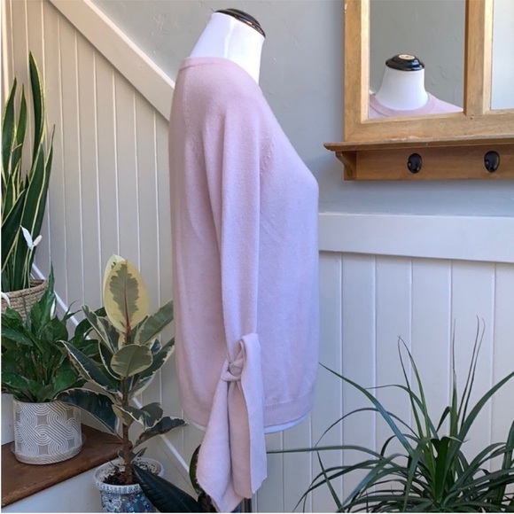 Neiman Marcus 100% Cashmere Crewneck Sweater in Pale Pink - Picture 7 of 11